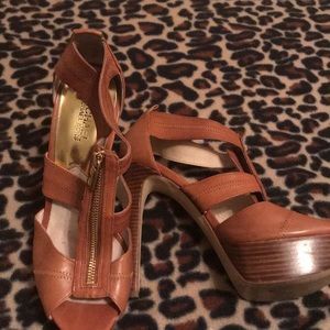 MK CAMEL PLATFORM SANDAL SIZE 10